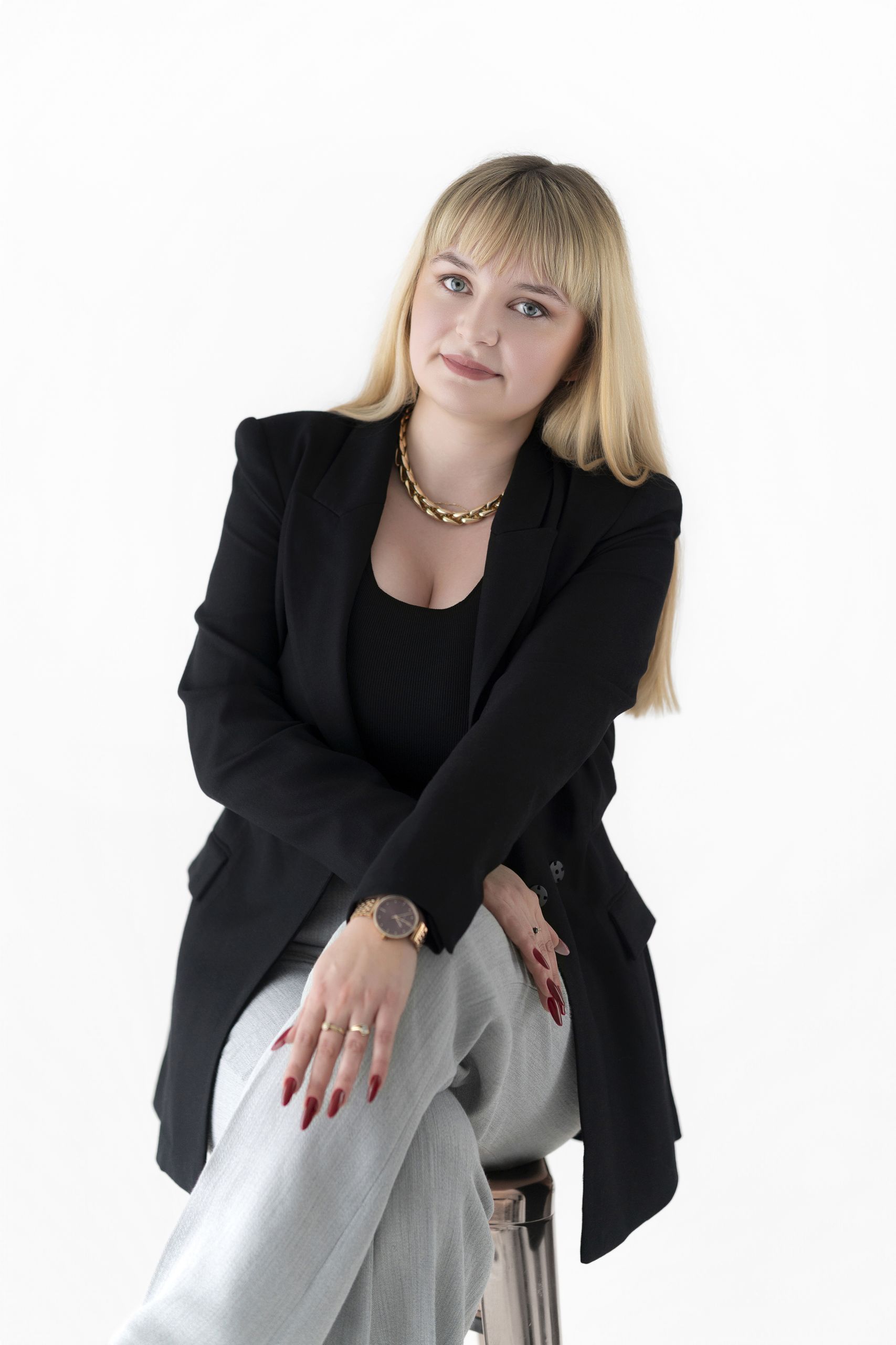 Natalia Szulc podczas rozmowy z klientem